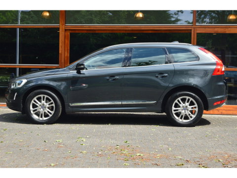 Volvo XC60 T5 FWD Summum | Leer | Dealer onderhouden | Stoelverwarming | Automaat | Cruise Control | All-Seasons |
