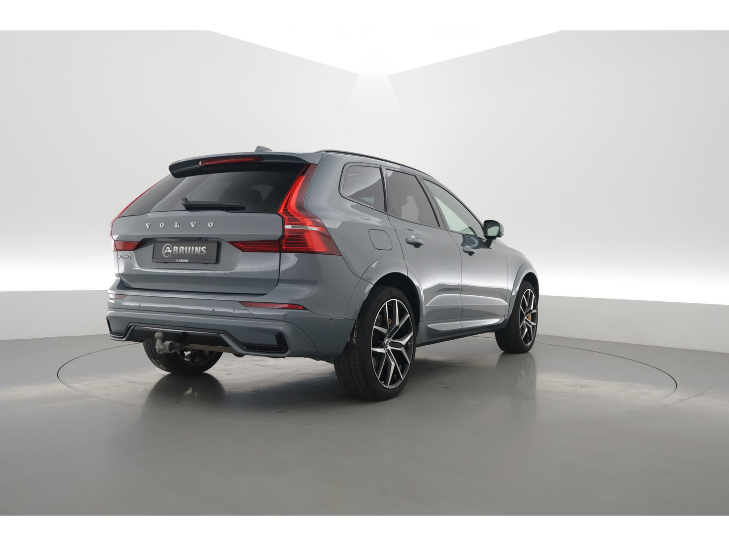 Volvo XC60 2.0 T8 Plug-in-hybrid AWD Polestar Engineered | Long Range | Trekhaak | Öhlins | 360 camera | Head-up | Zwarte Hemel | Rijklaar |