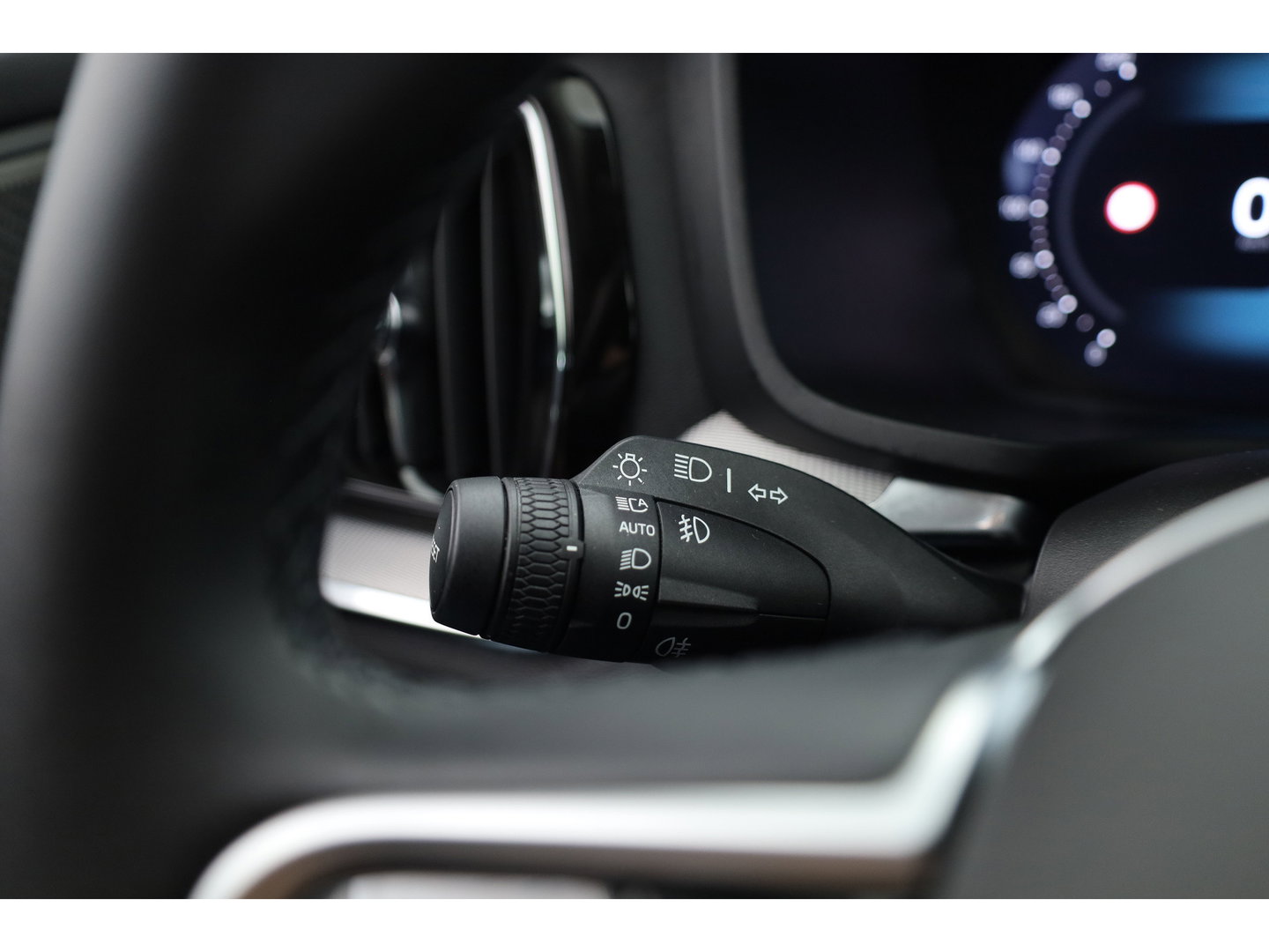 Volvo V60 2.0 T8 Plug-in hybrid AWD Plus Bright | 455 PK | Pano-dak | Forest Lake | 360 camera | Head-up |