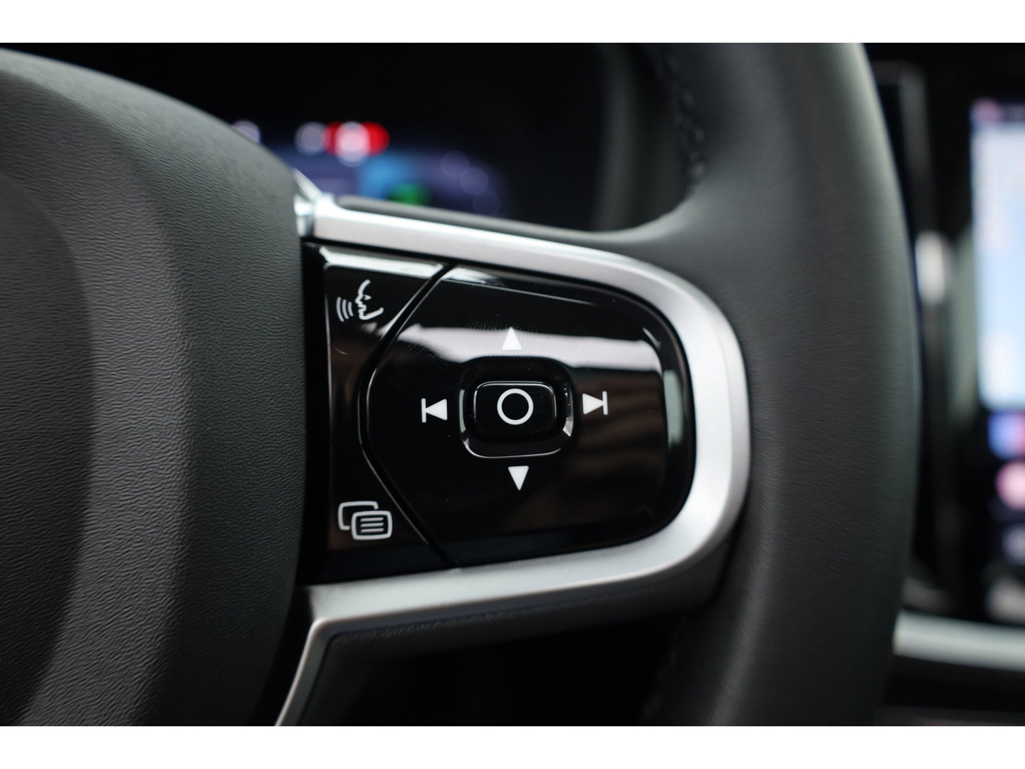 Volvo V60 2.0 T8 Plug-in hybrid AWD Plus Bright | 455 PK | Pano-dak | Forest Lake | 360 camera | Head-up |