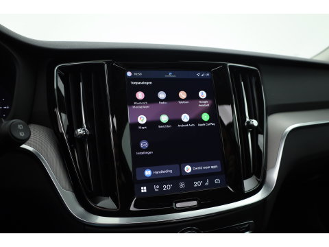 Volvo V60 2.0 T8 Plug-in hybrid AWD Plus Bright | 455 PK | Pano-dak | Forest Lake | 360 camera | Head-up |
