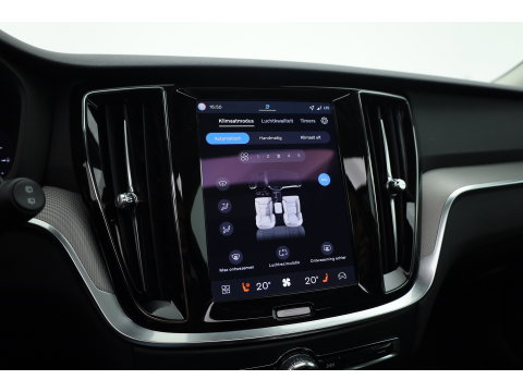 Volvo V60 2.0 T8 Plug-in hybrid AWD Plus Bright | 455 PK | Pano-dak | Forest Lake | 360 camera | Head-up |