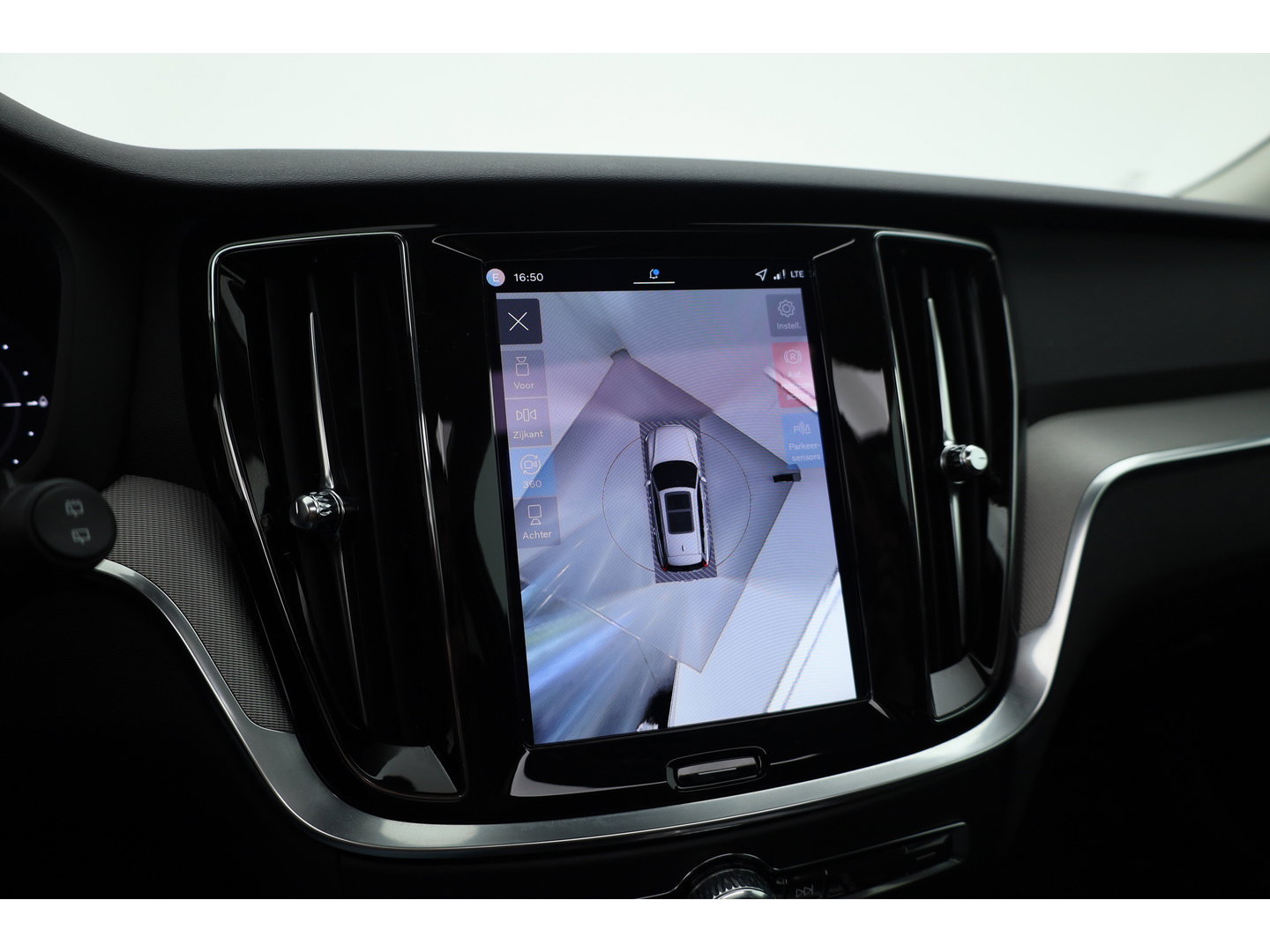 Volvo V60 2.0 T8 Plug-in hybrid AWD Plus Bright | 455 PK | Pano-dak | Forest Lake | 360 camera | Head-up |
