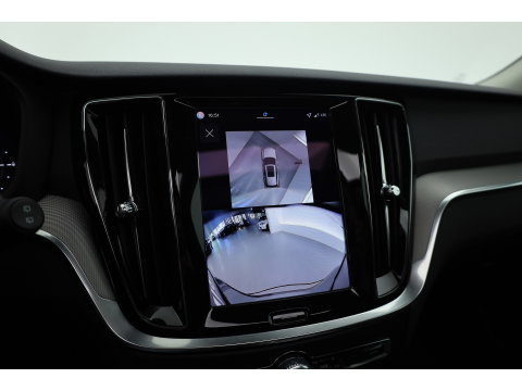 Volvo V60 2.0 T8 Plug-in hybrid AWD Plus Bright | 455 PK | Pano-dak | Forest Lake | 360 camera | Head-up |