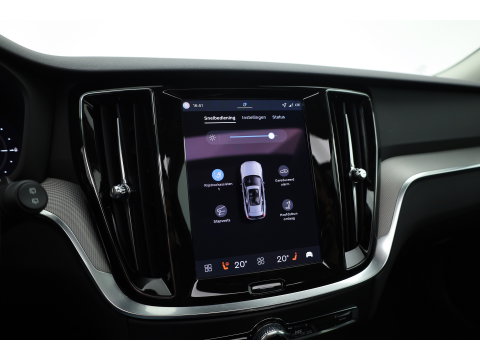Volvo V60 2.0 T8 Plug-in hybrid AWD Plus Bright | 455 PK | Pano-dak | Forest Lake | 360 camera | Head-up |
