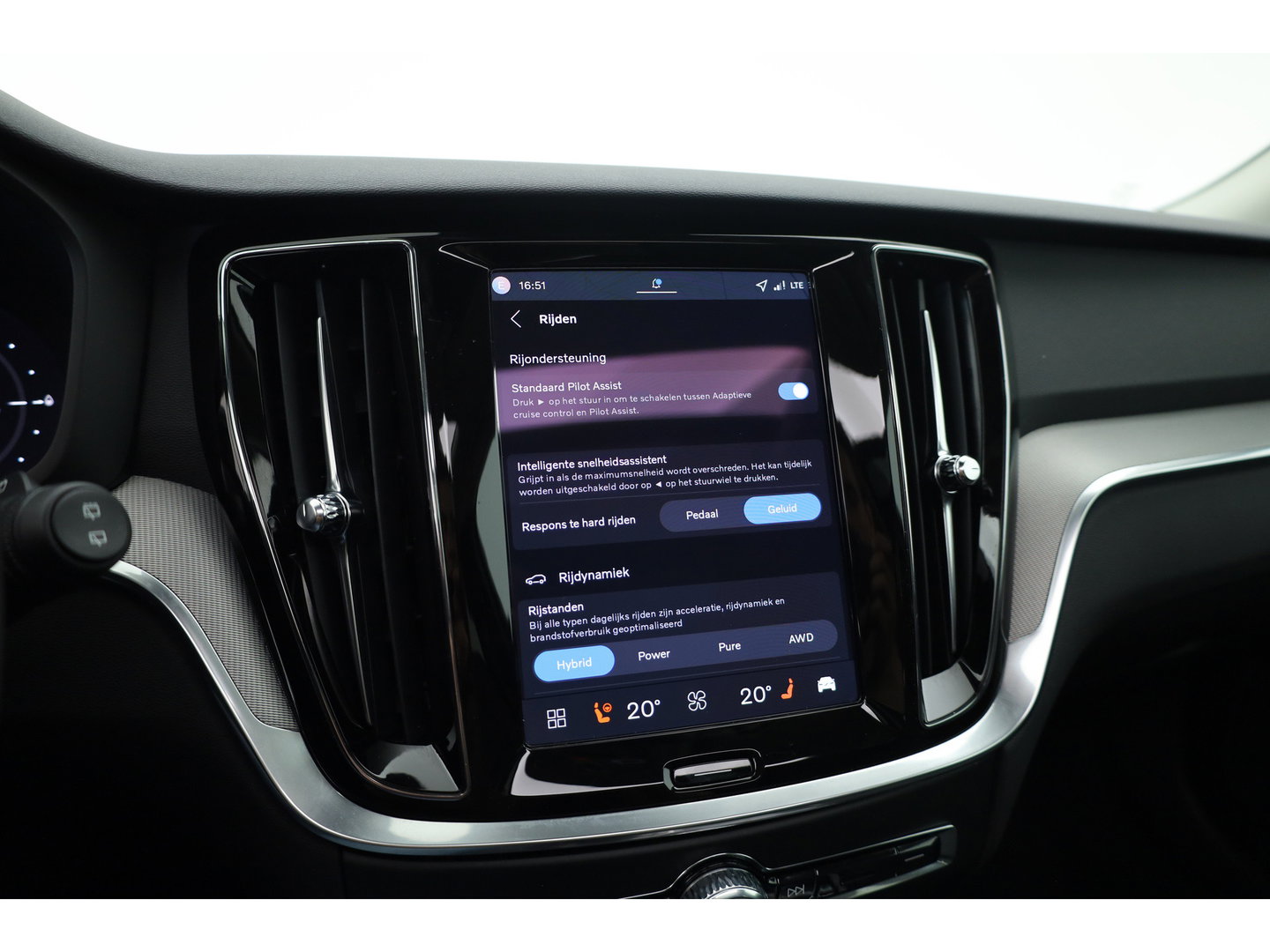 Volvo V60 2.0 T8 Plug-in hybrid AWD Plus Bright | 455 PK | Pano-dak | Forest Lake | 360 camera | Head-up |