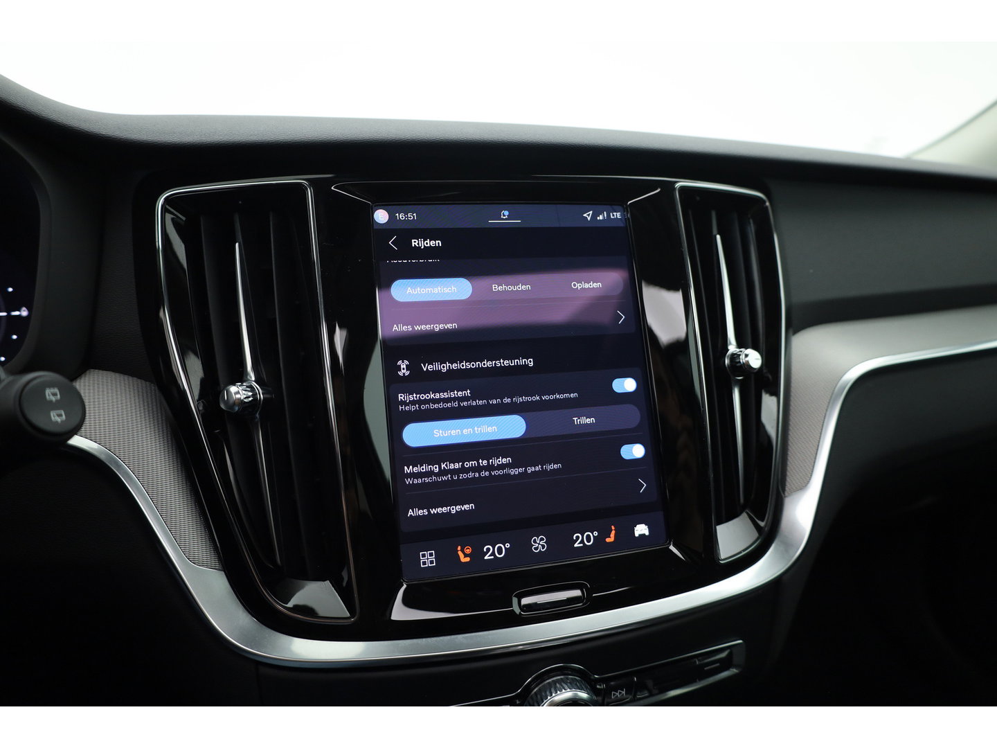 Volvo V60 2.0 T8 Plug-in hybrid AWD Plus Bright | 455 PK | Pano-dak | Forest Lake | 360 camera | Head-up |