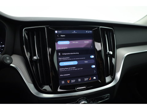 Volvo V60 2.0 T8 Plug-in hybrid AWD Plus Bright | 455 PK | Pano-dak | Forest Lake | 360 camera | Head-up |