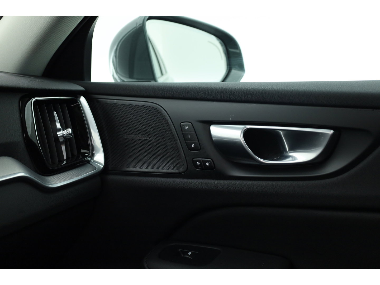 Volvo V60 2.0 T8 Plug-in hybrid AWD Plus Bright | 455 PK | Pano-dak | Forest Lake | 360 camera | Head-up |