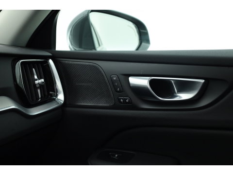 Volvo V60 2.0 T8 Plug-in hybrid AWD Plus Bright | 455 PK | Pano-dak | Forest Lake | 360 camera | Head-up |