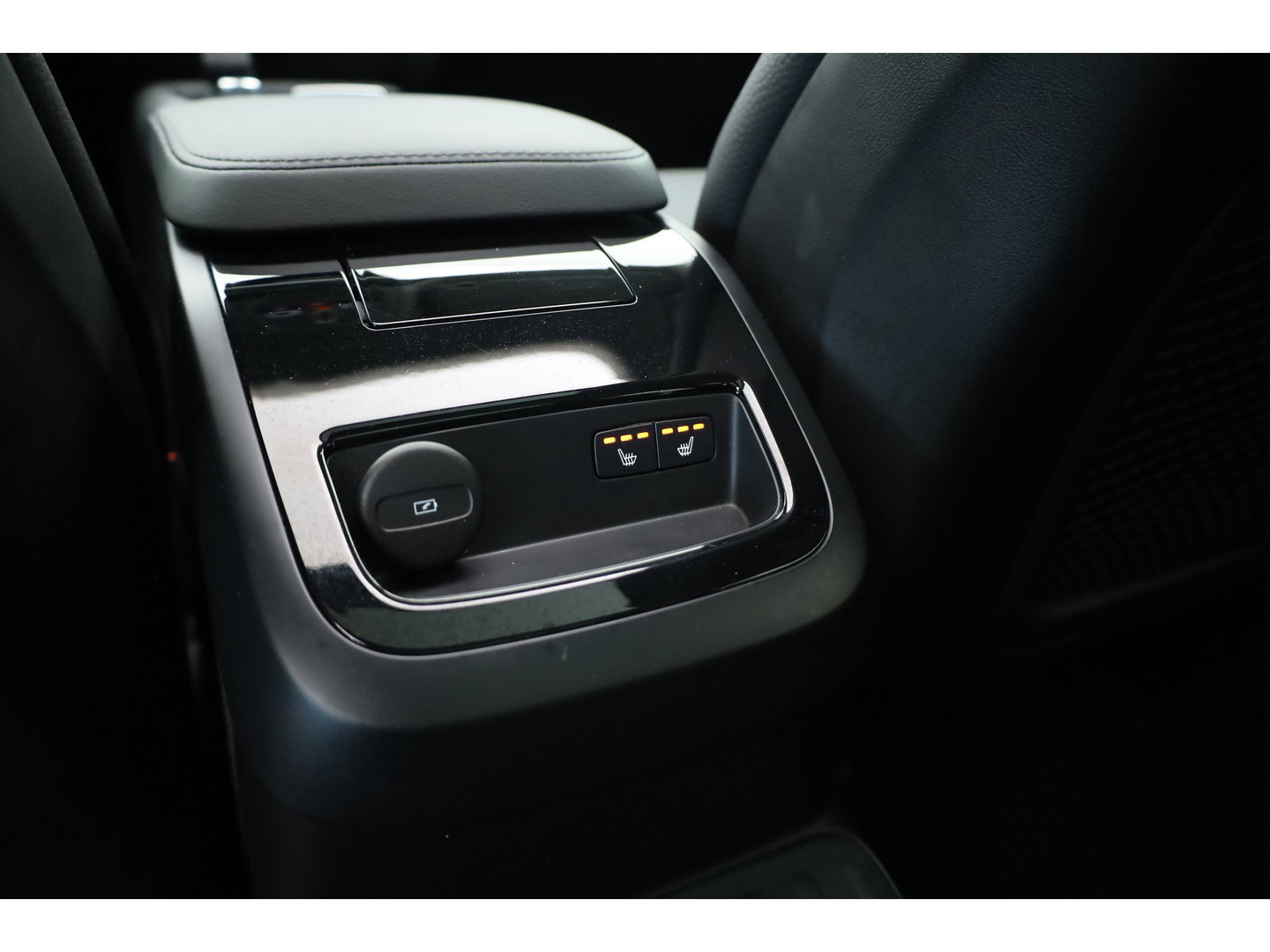 Volvo V60 2.0 T8 Plug-in hybrid AWD Plus Bright | 455 PK | Pano-dak | Forest Lake | 360 camera | Head-up |