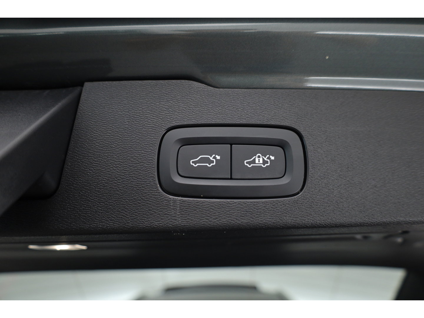 Volvo V60 2.0 T8 Plug-in hybrid AWD Plus Bright | 455 PK | Pano-dak | Forest Lake | 360 camera | Head-up |
