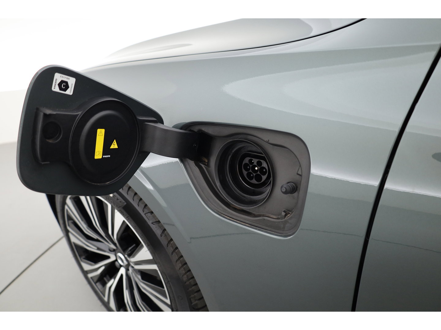 Volvo V60 2.0 T8 Plug-in hybrid AWD Plus Bright | 455 PK | Pano-dak | Forest Lake | 360 camera | Head-up |