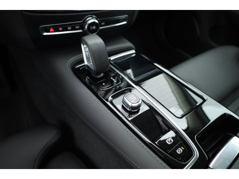 Volvo V60 2.0 T8 Plug-in hybrid AWD Plus Bright | 455 PK | Pano-dak | Forest Lake | 360 camera | Head-up |