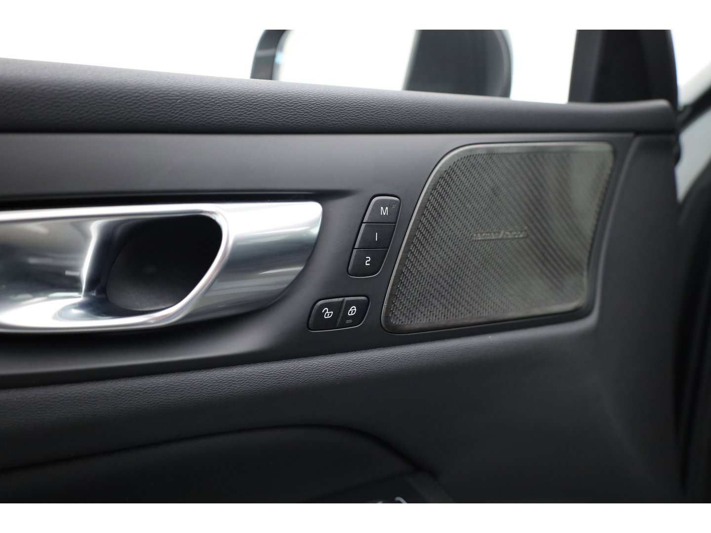 Volvo V60 2.0 T8 Plug-in hybrid AWD Plus Bright | 455 PK | Pano-dak | Forest Lake | 360 camera | Head-up |
