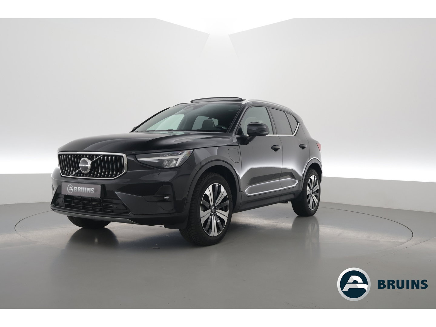 Volvo XC40 1.5 T4 Plug-in hybrid Plus Bright | 211 PK | Facelift | 11-2023| Pano-dak | Tailored Wool | Elek. stoelen | Adap. Cruise | Dodehoek |