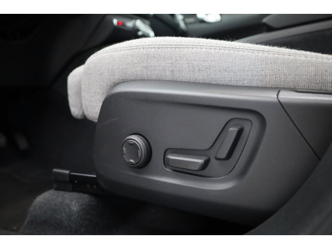 Volvo XC40 1.5 T4 Plug-in hybrid Plus Bright | 211 PK | Facelift | 11-2023| Pano-dak | Tailored Wool | Elek. stoelen | Adap. Cruise | Dodehoek |