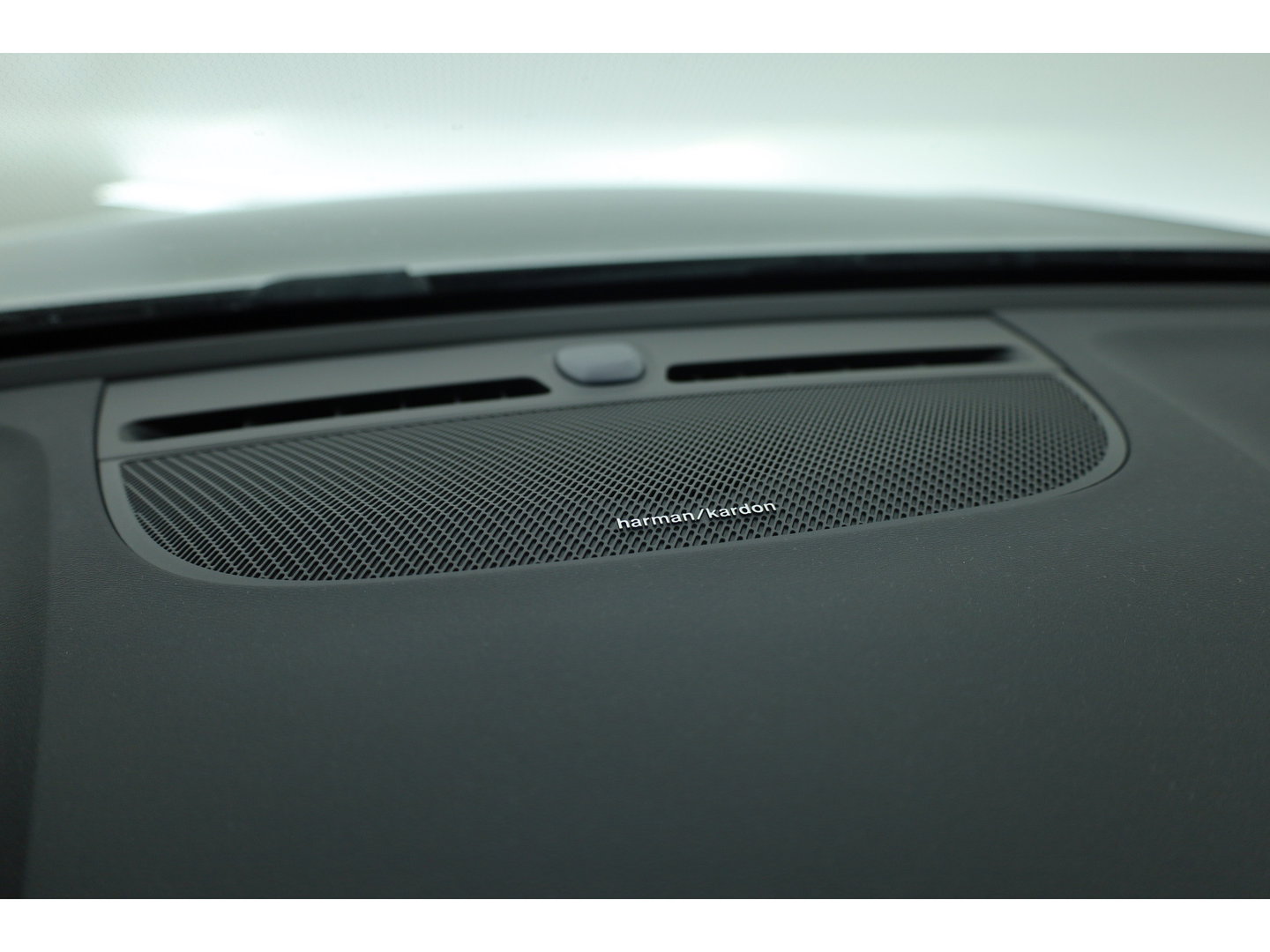 Volvo XC40 1.5 T4 Plug-in hybrid Plus Bright | 211 PK | Facelift | 11-2023| Pano-dak | Tailored Wool | Elek. stoelen | Adap. Cruise | Dodehoek |