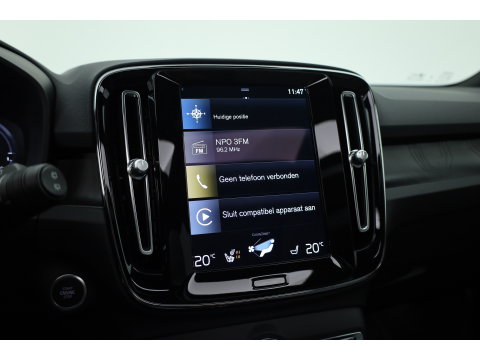 Volvo XC40 1.5 T4 Plug-in hybrid Plus Bright | 211 PK | Facelift | 11-2023| Pano-dak | Tailored Wool | Elek. stoelen | Adap. Cruise | Dodehoek |