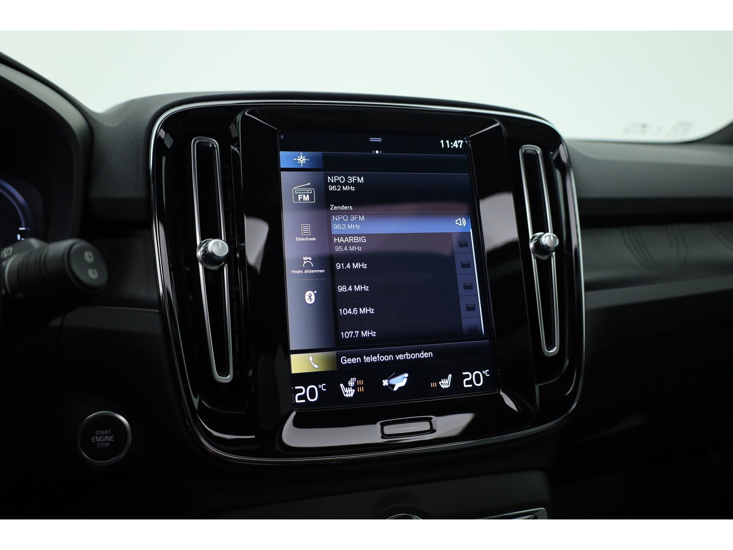 Volvo XC40 1.5 T4 Plug-in hybrid Plus Bright | 211 PK | Facelift | 11-2023| Pano-dak | Tailored Wool | Elek. stoelen | Adap. Cruise | Dodehoek |