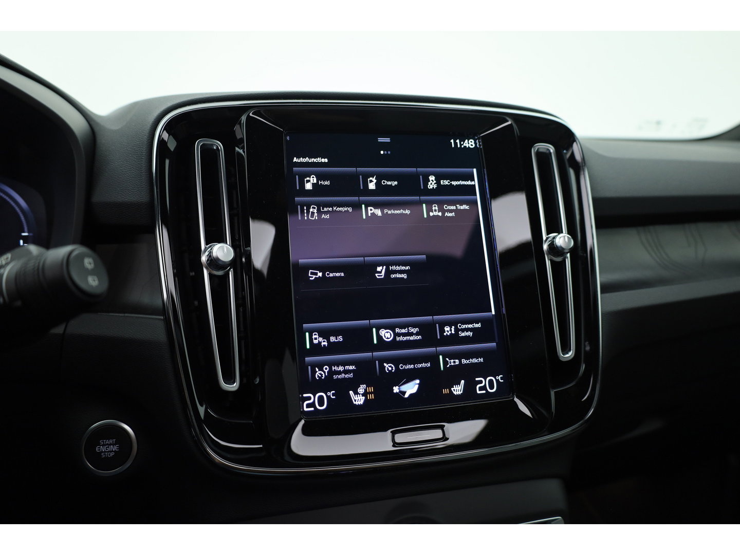 Volvo XC40 1.5 T4 Plug-in hybrid Plus Bright | 211 PK | Facelift | 11-2023| Pano-dak | Tailored Wool | Elek. stoelen | Adap. Cruise | Dodehoek |