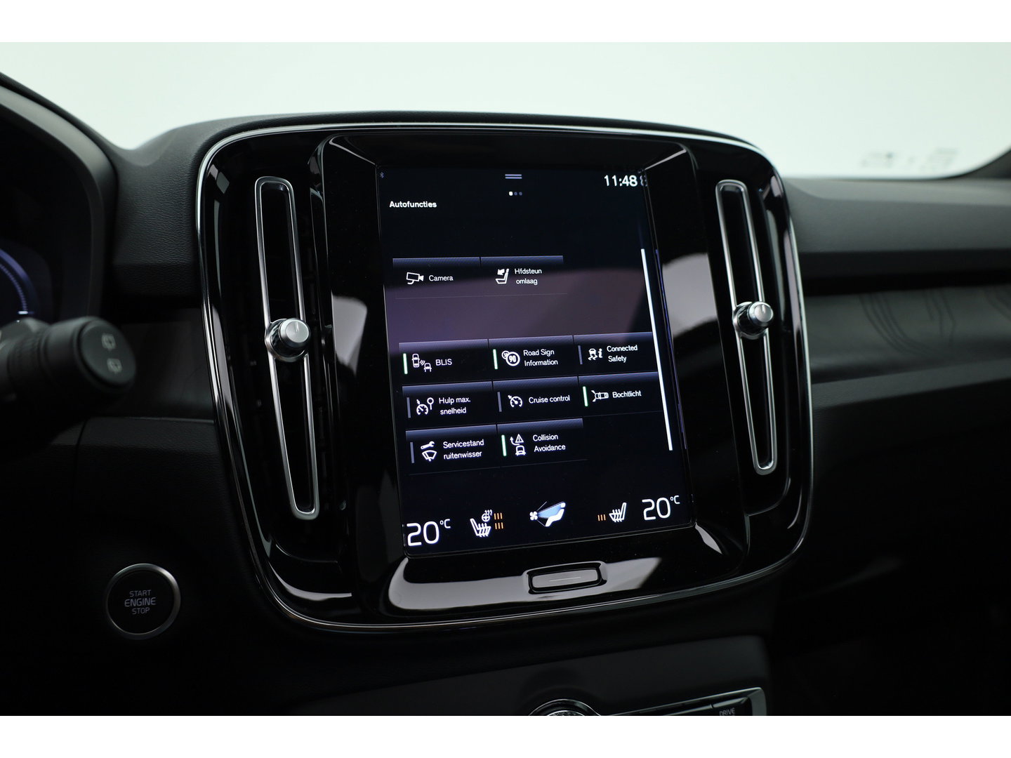 Volvo XC40 1.5 T4 Plug-in hybrid Plus Bright | 211 PK | Facelift | 11-2023| Pano-dak | Tailored Wool | Elek. stoelen | Adap. Cruise | Dodehoek |