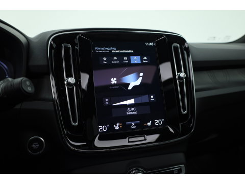Volvo XC40 1.5 T4 Plug-in hybrid Plus Bright | 211 PK | Facelift | 11-2023| Pano-dak | Tailored Wool | Elek. stoelen | Adap. Cruise | Dodehoek |
