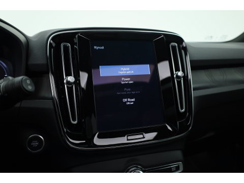 Volvo XC40 1.5 T4 Plug-in hybrid Plus Bright | 211 PK | Facelift | 11-2023| Pano-dak | Tailored Wool | Elek. stoelen | Adap. Cruise | Dodehoek |