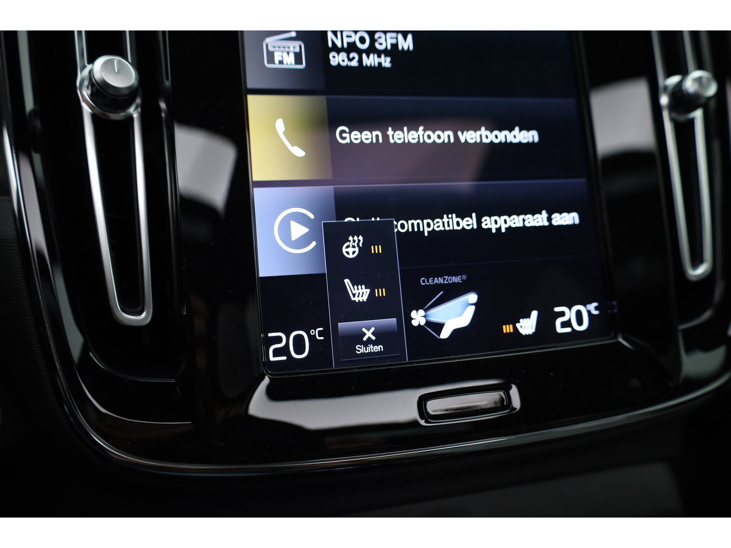Volvo XC40 1.5 T4 Plug-in hybrid Plus Bright | 211 PK | Facelift | 11-2023| Pano-dak | Tailored Wool | Elek. stoelen | Adap. Cruise | Dodehoek |