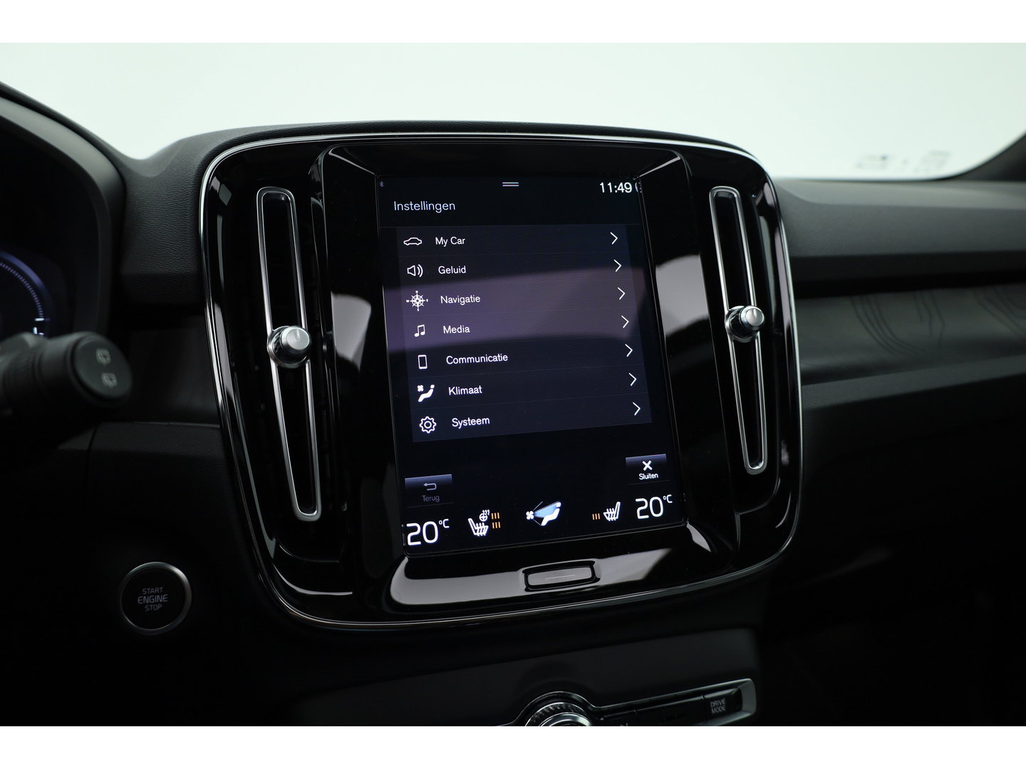 Volvo XC40 1.5 T4 Plug-in hybrid Plus Bright | 211 PK | Facelift | 11-2023| Pano-dak | Tailored Wool | Elek. stoelen | Adap. Cruise | Dodehoek |