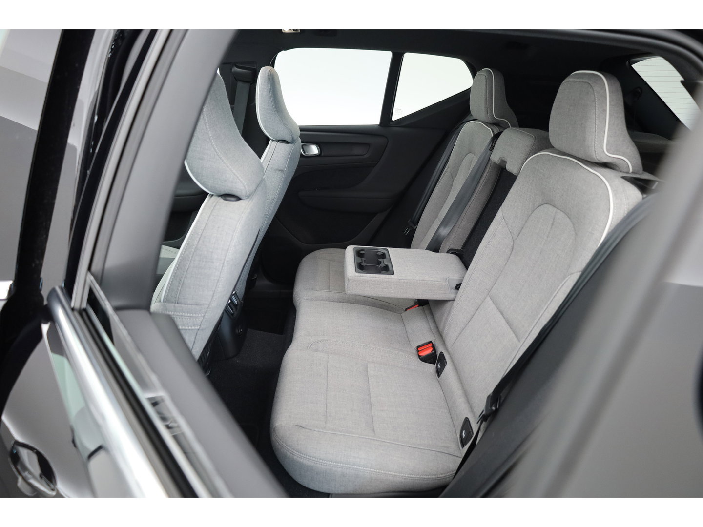 Volvo XC40 1.5 T4 Plug-in hybrid Plus Bright | 211 PK | Facelift | 11-2023| Pano-dak | Tailored Wool | Elek. stoelen | Adap. Cruise | Dodehoek |