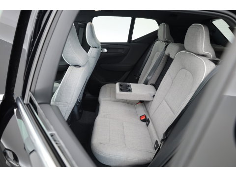 Volvo XC40 1.5 T4 Plug-in hybrid Plus Bright | 211 PK | Facelift | 11-2023| Pano-dak | Tailored Wool | Elek. stoelen | Adap. Cruise | Dodehoek |