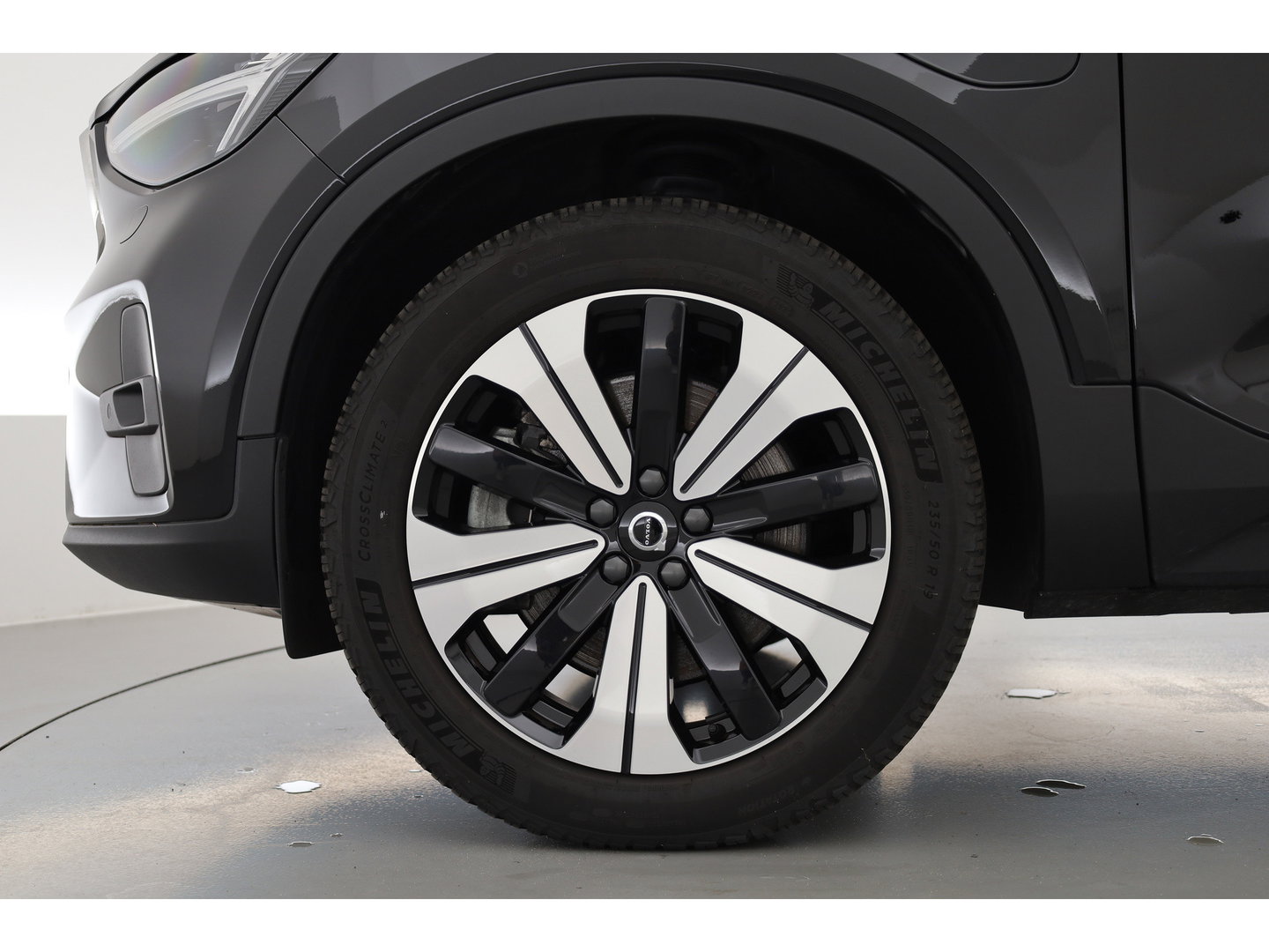 Volvo XC40 1.5 T4 Plug-in hybrid Plus Bright | 211 PK | Facelift | 11-2023| Pano-dak | Tailored Wool | Elek. stoelen | Adap. Cruise | Dodehoek |