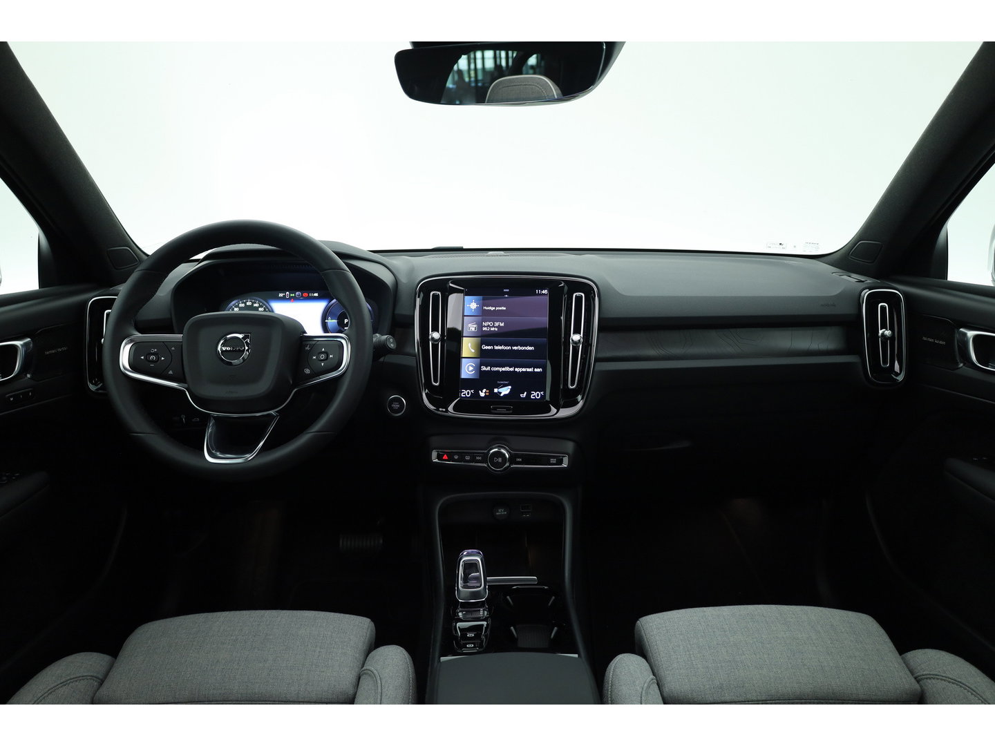 Volvo XC40 1.5 T4 Plug-in hybrid Plus Bright | 211 PK | Facelift | 11-2023| Pano-dak | Tailored Wool | Elek. stoelen | Adap. Cruise | Dodehoek |