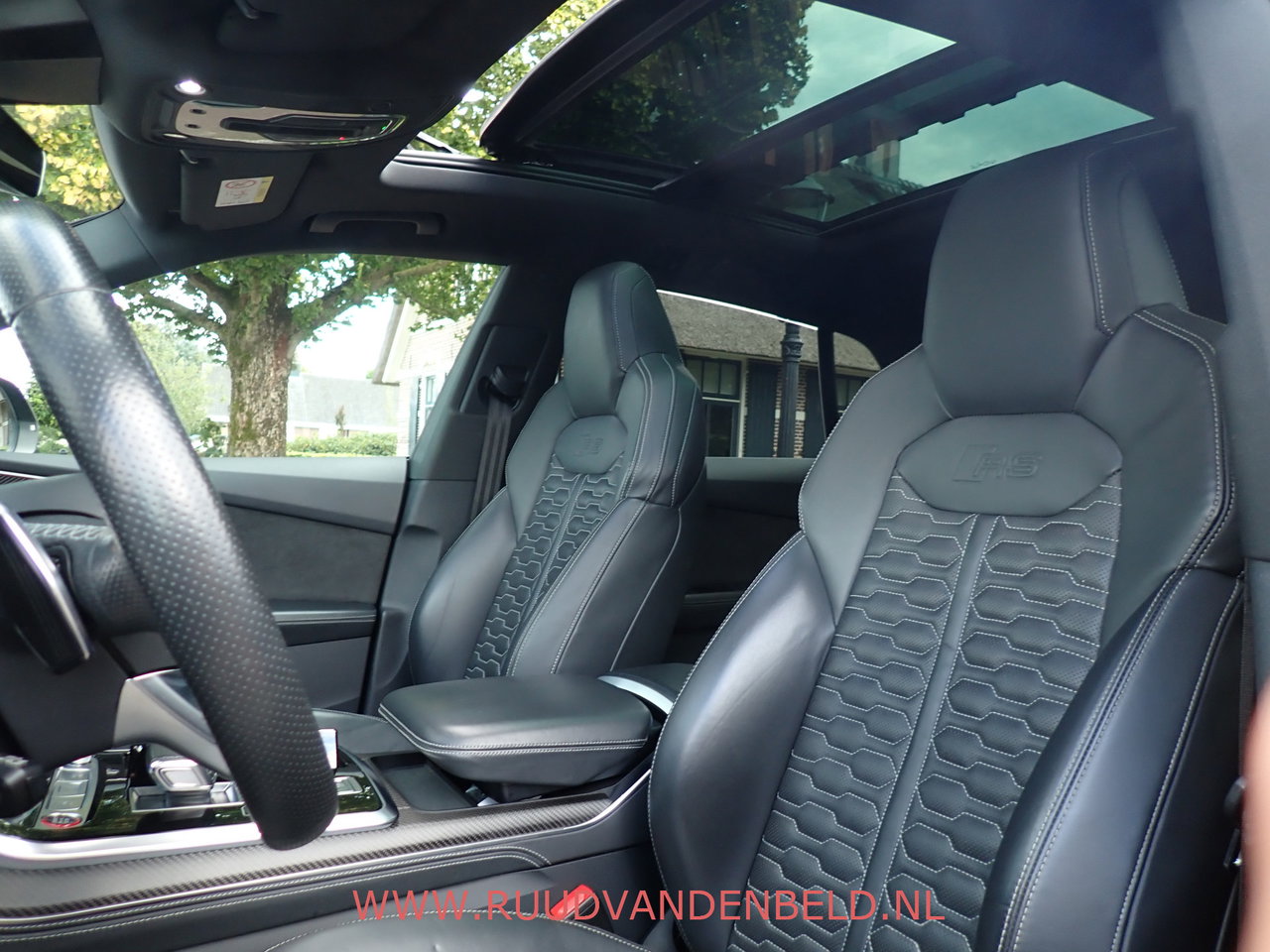 Audi RSQ8