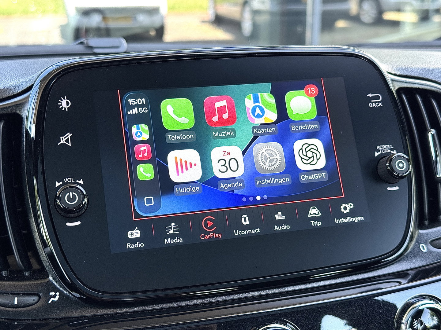 Fiat 500 1.0 Hybrid Dolcevita | Apple Carplay | Android Auto | Origineel Nederlands | Panoramadak | Cruise Control |  Airconditioning | Parkeersensoren | 15" Lichtmetaal | DAB | Elektrische Spiegels |
