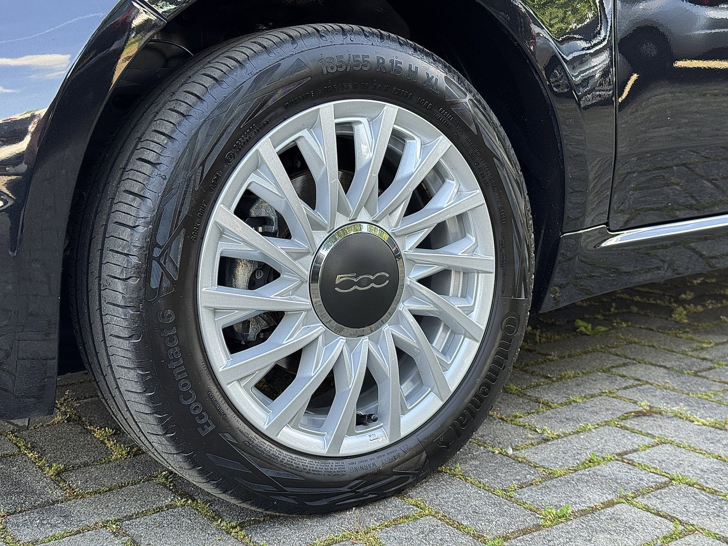 Fiat 500 1.0 Hybrid Dolcevita | Apple Carplay | Android Auto | Origineel Nederlands | Panoramadak | Cruise Control |  Airconditioning | Parkeersensoren | 15" Lichtmetaal | DAB | Elektrische Spiegels |