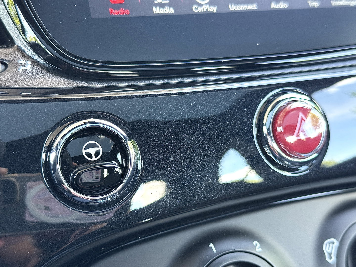 Fiat 500 1.0 Hybrid Dolcevita | Apple Carplay | Android Auto | Origineel Nederlands | Panoramadak | Cruise Control |  Airconditioning | Parkeersensoren | 15" Lichtmetaal | DAB | Elektrische Spiegels |