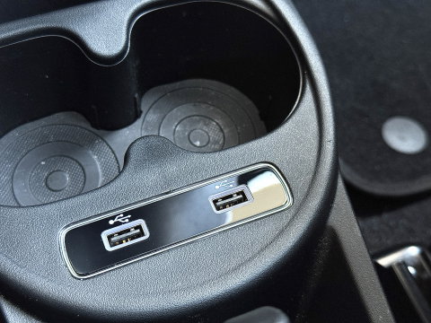Fiat 500 1.0 Hybrid Dolcevita | Apple Carplay | Android Auto | Origineel Nederlands | Panoramadak | Cruise Control |  Airconditioning | Parkeersensoren | 15" Lichtmetaal | DAB | Elektrische Spiegels |