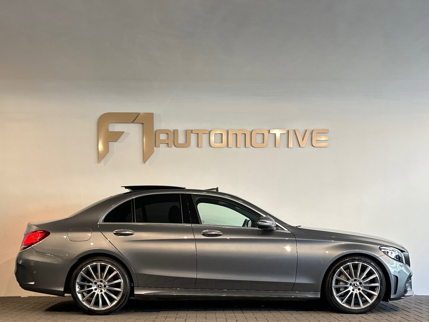Mercedes-Benz C-Klasse 300 AMG Pano|Memory|Burmester|HuD|Cam