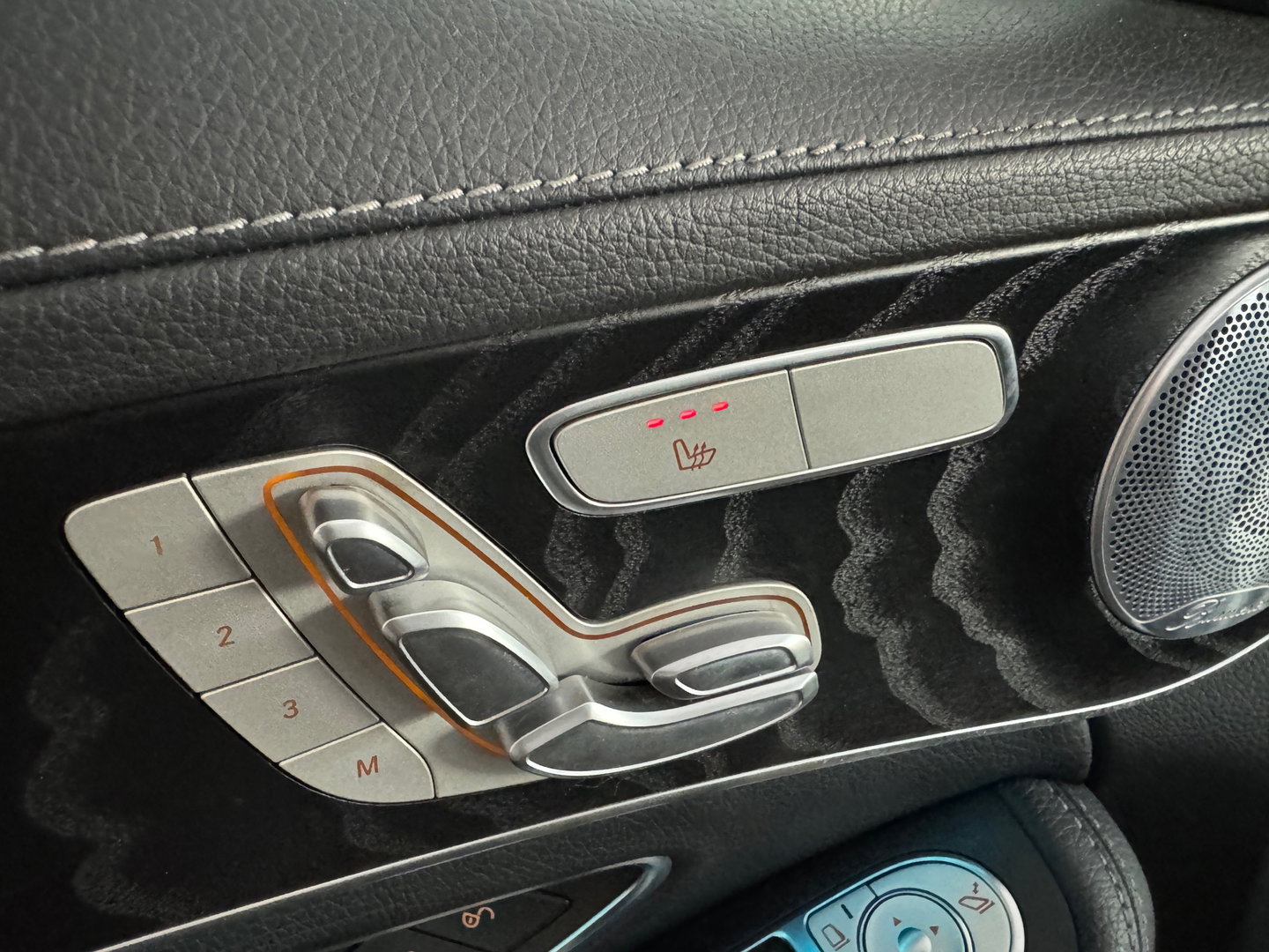 Mercedes-Benz C-Klasse 300 AMG Pano|Memory|Burmester|HuD|Cam