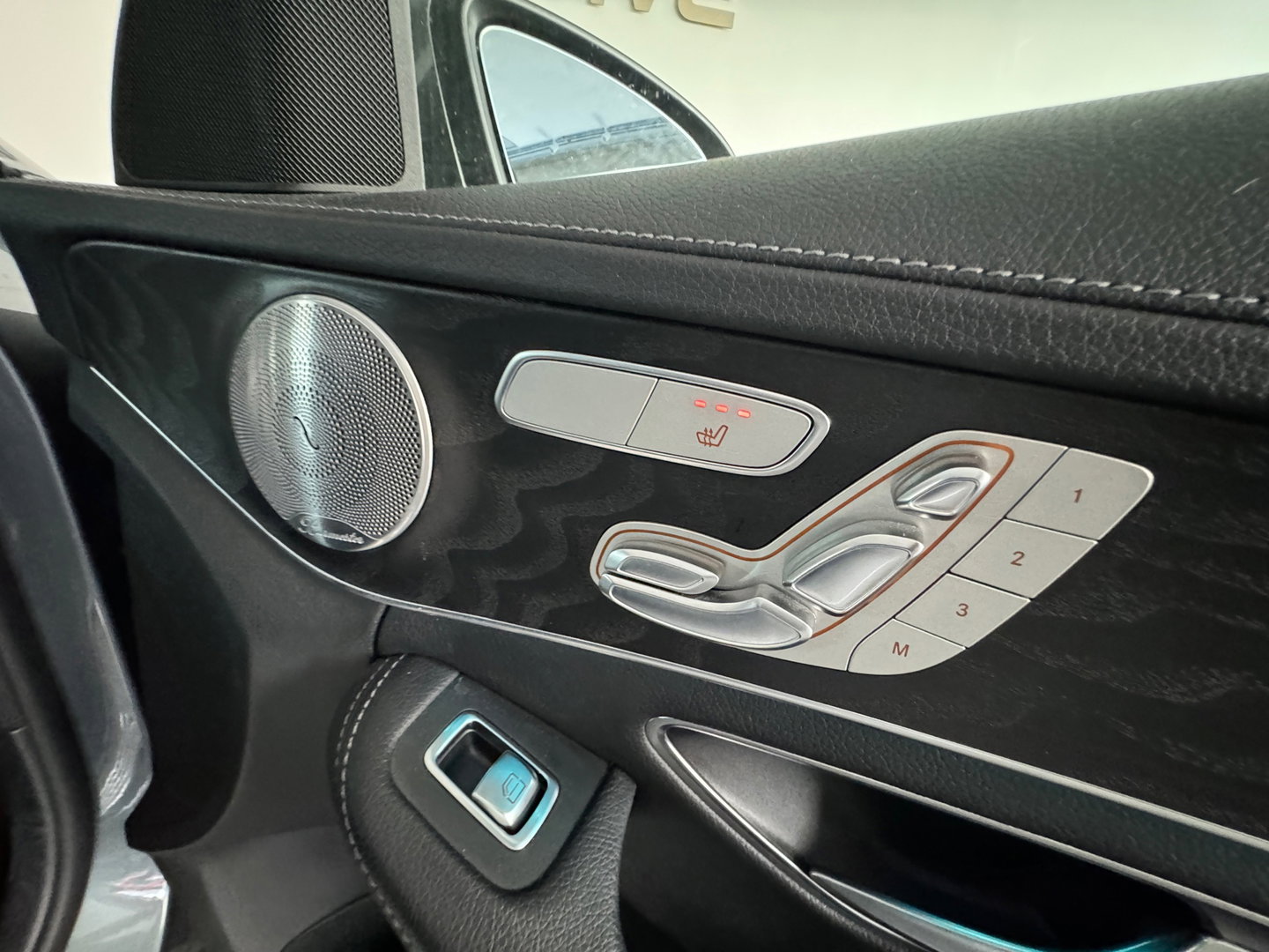 Mercedes-Benz C-Klasse 300 AMG Pano|Memory|Burmester|HuD|Cam