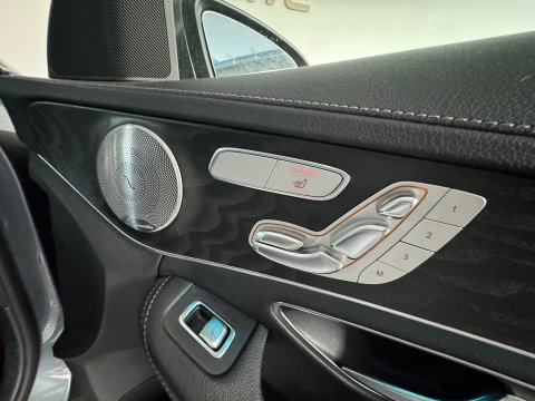Mercedes-Benz C-Klasse 300 AMG Pano|Memory|Burmester|HuD|Cam