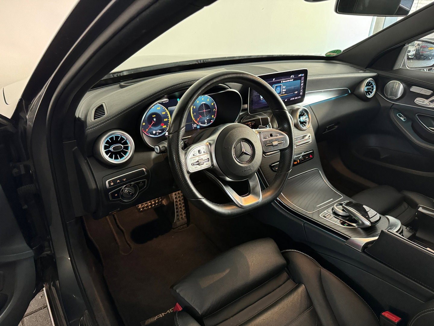 Mercedes-Benz C-Klasse 300 AMG Pano|Memory|Burmester|HuD|Cam