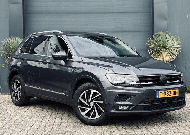 Volkswagen Tiguan - 2.0 TSI 4Motion Pano/Navi/Camera