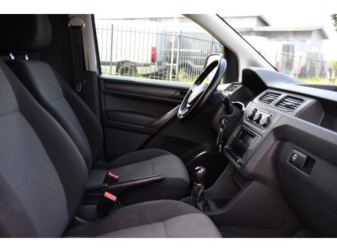 Volkswagen Caddy 2.0 TDI L1H1 PB Edition Cruise, Carplay, Sensoren, 185pk, Multimedia, Airco, Lederen stuur, Uniek!