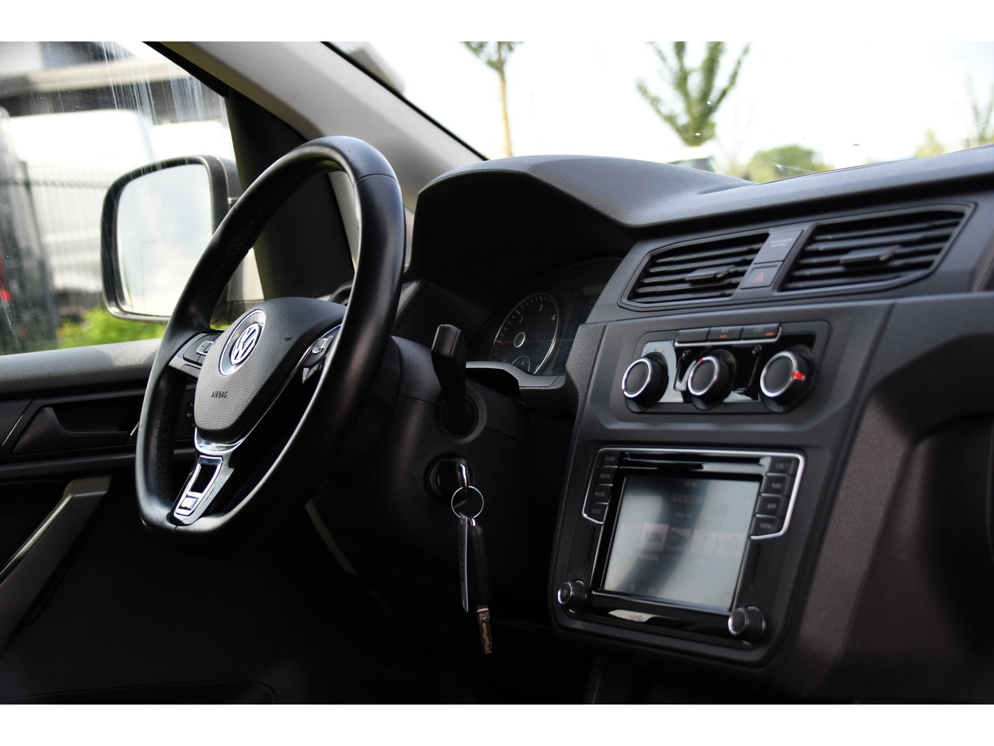 Volkswagen Caddy 2.0 TDI L1H1 PB Edition Cruise, Carplay, Sensoren, 185pk, Multimedia, Airco, Lederen stuur, Uniek!