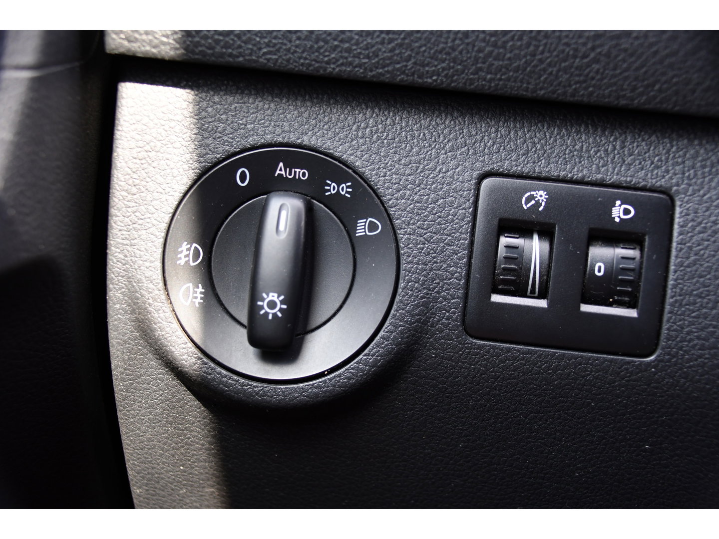 Volkswagen Caddy 2.0 TDI L1H1 PB Edition Cruise, Carplay, Sensoren, 185pk, Multimedia, Airco, Lederen stuur, Uniek!