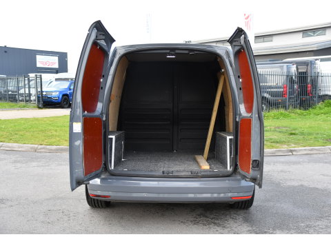 Volkswagen Caddy 2.0 TDI L1H1 PB Edition Cruise, Carplay, Sensoren, 185pk, Multimedia, Airco, Lederen stuur, Uniek!