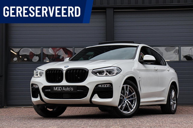 BMW X4 - xDrive30i M-Sport M-Pakket /PANODAK/HUD/KEYLESS/CARPLAY/CAMERA/STOELVERW. + VENTL./ACC!